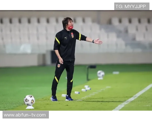 武磊五星足球助力中国足球崛起展现青春力量与拼搏精神